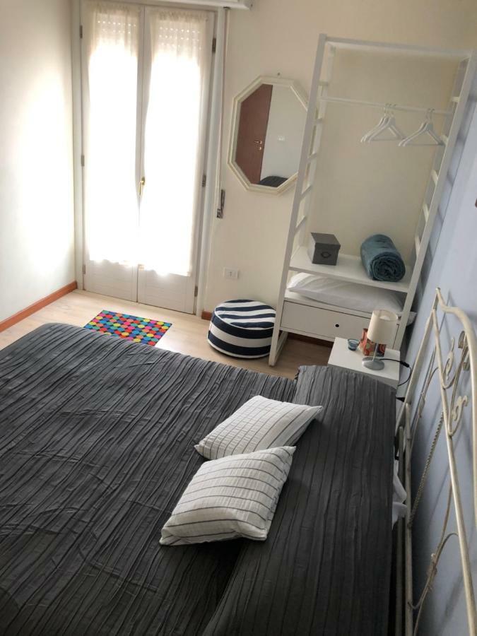 Irides Rooms A Un Passo Dai Parchi Divertimento Lazise Exterior photo